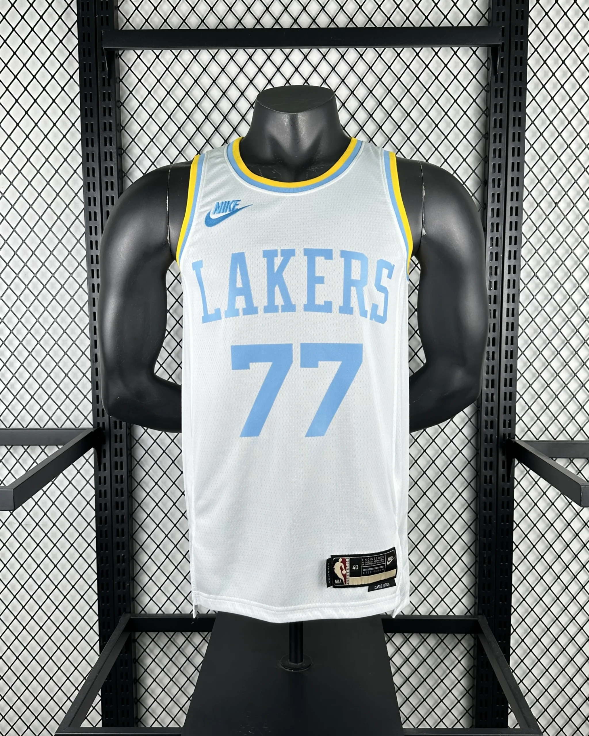 LOS ANGELES LAKERS 2022-23 CLASSIC EDITION